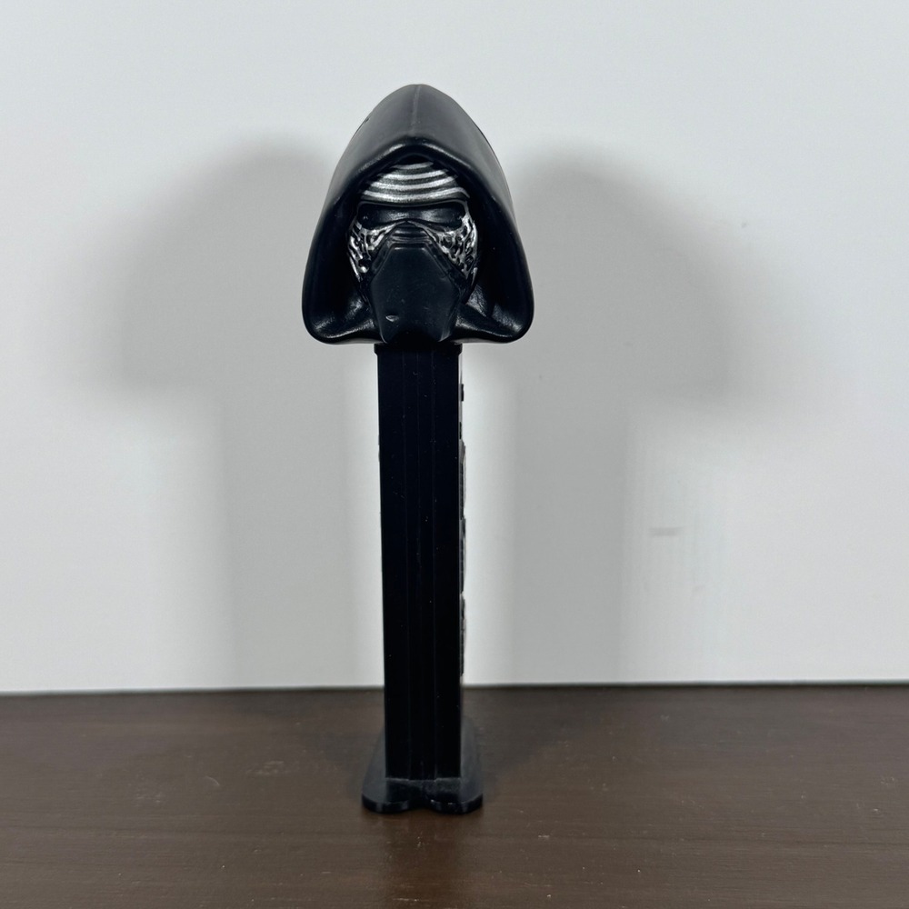 Star Wars Kylo Ren Pez‎ Candy Dispenser The Force Awakens Collectible Black 2016